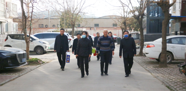 情暖桑榆承薪火，初心如磐筑医魂！——商丘市中心医院开展春节前走访慰问活动